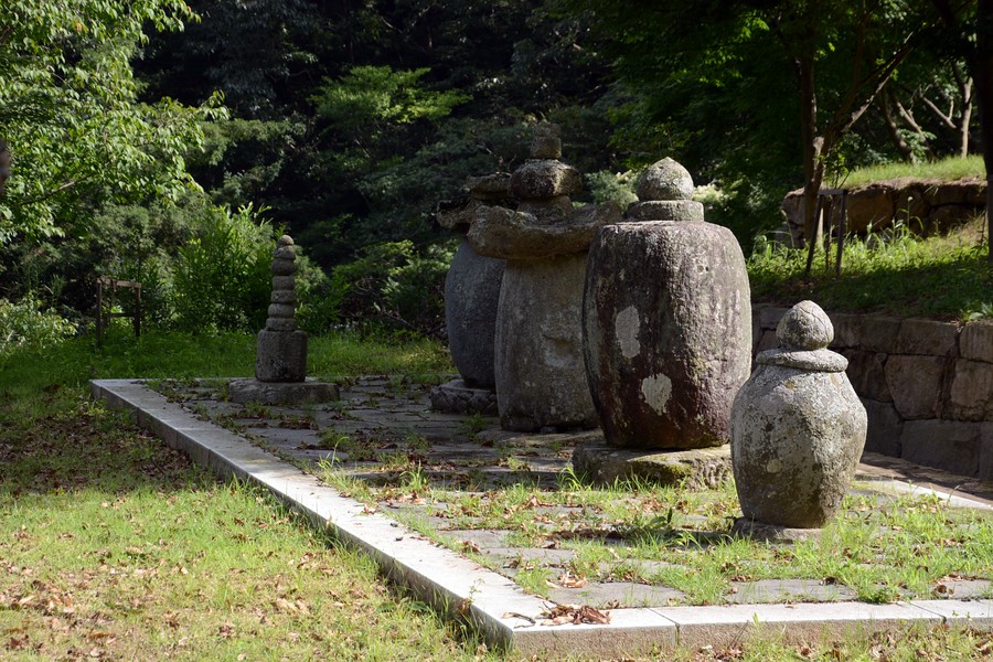 개천사 내에 있는 부도 모습