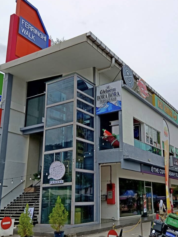 새로 지어진 페링기 워크 쇼핑센터