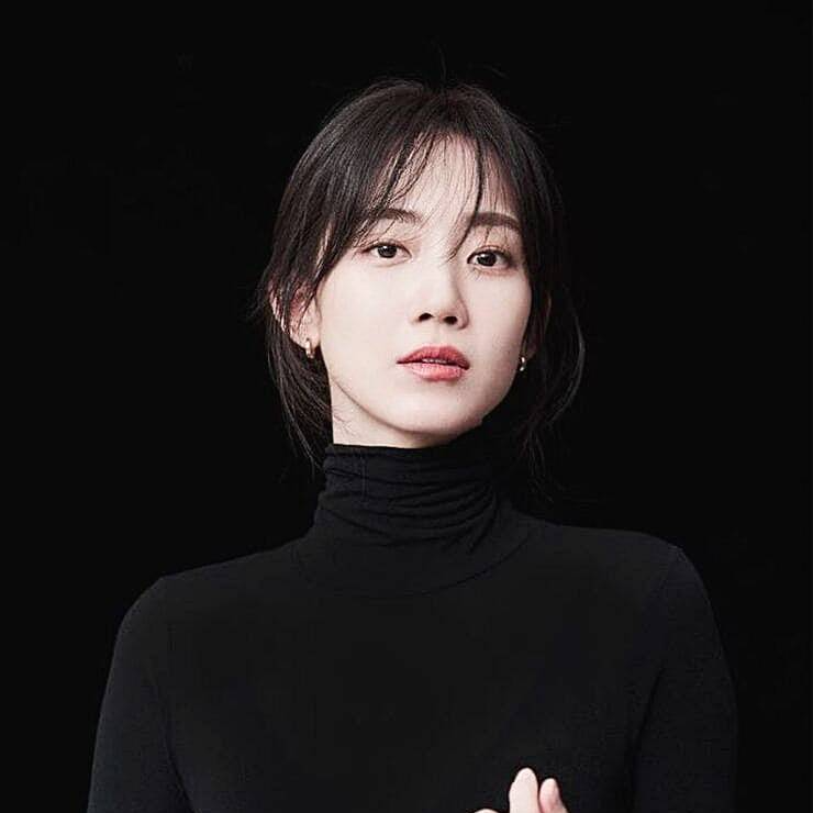 배우-신현빈