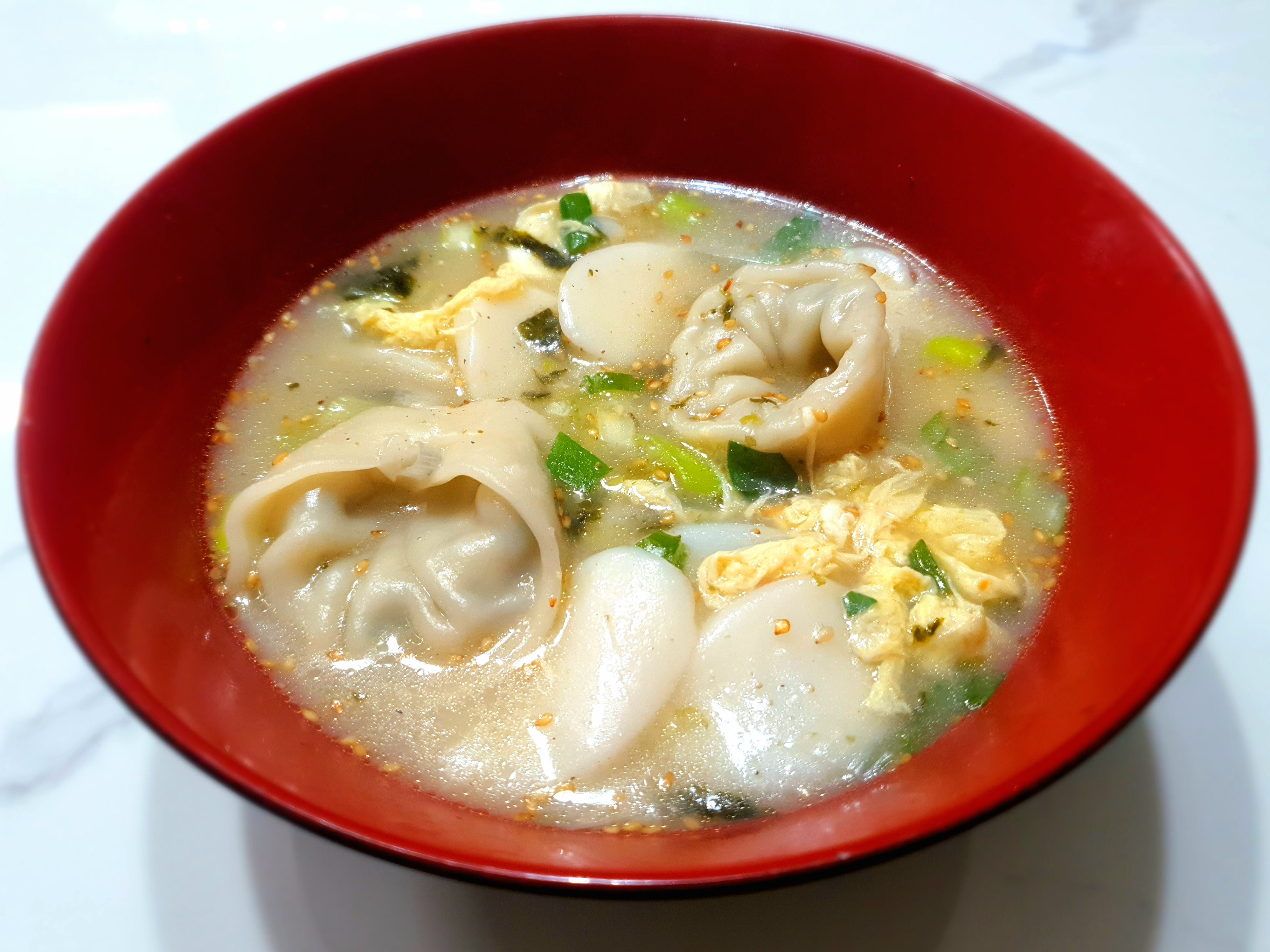 따뜻한-떡만두국을-만들어-먹었습니다.