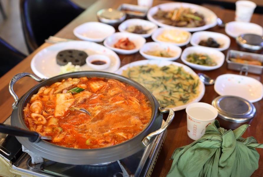 6시내고향 문경 광부밥상 한상 차림