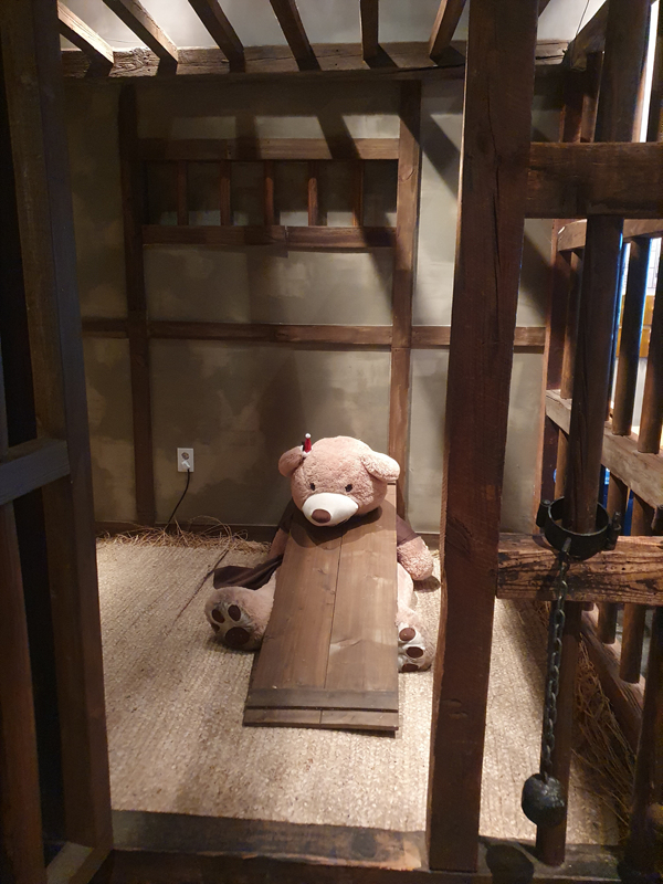 옥-안에-곰인형