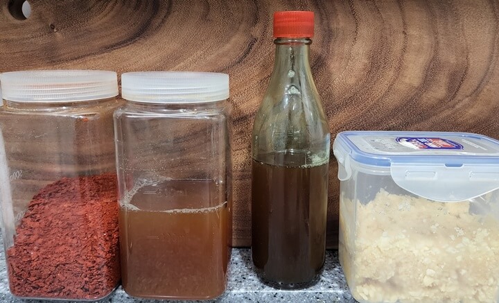 고춧가루, 국 간장, 참기름, 다진마늘