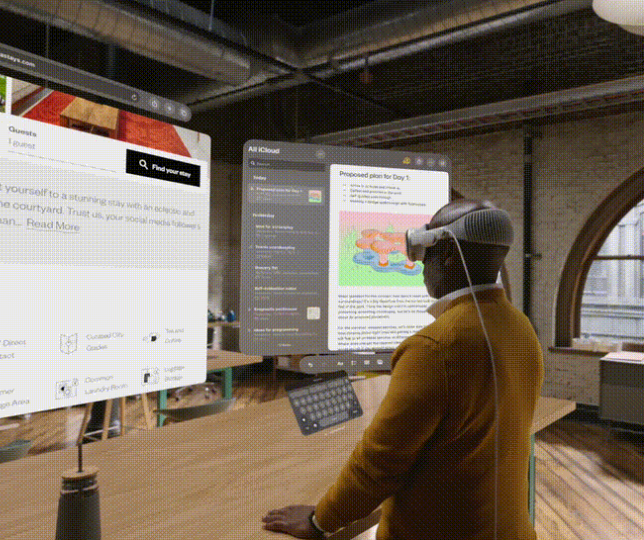 비전 프로를 통해 업무를 보는 사진