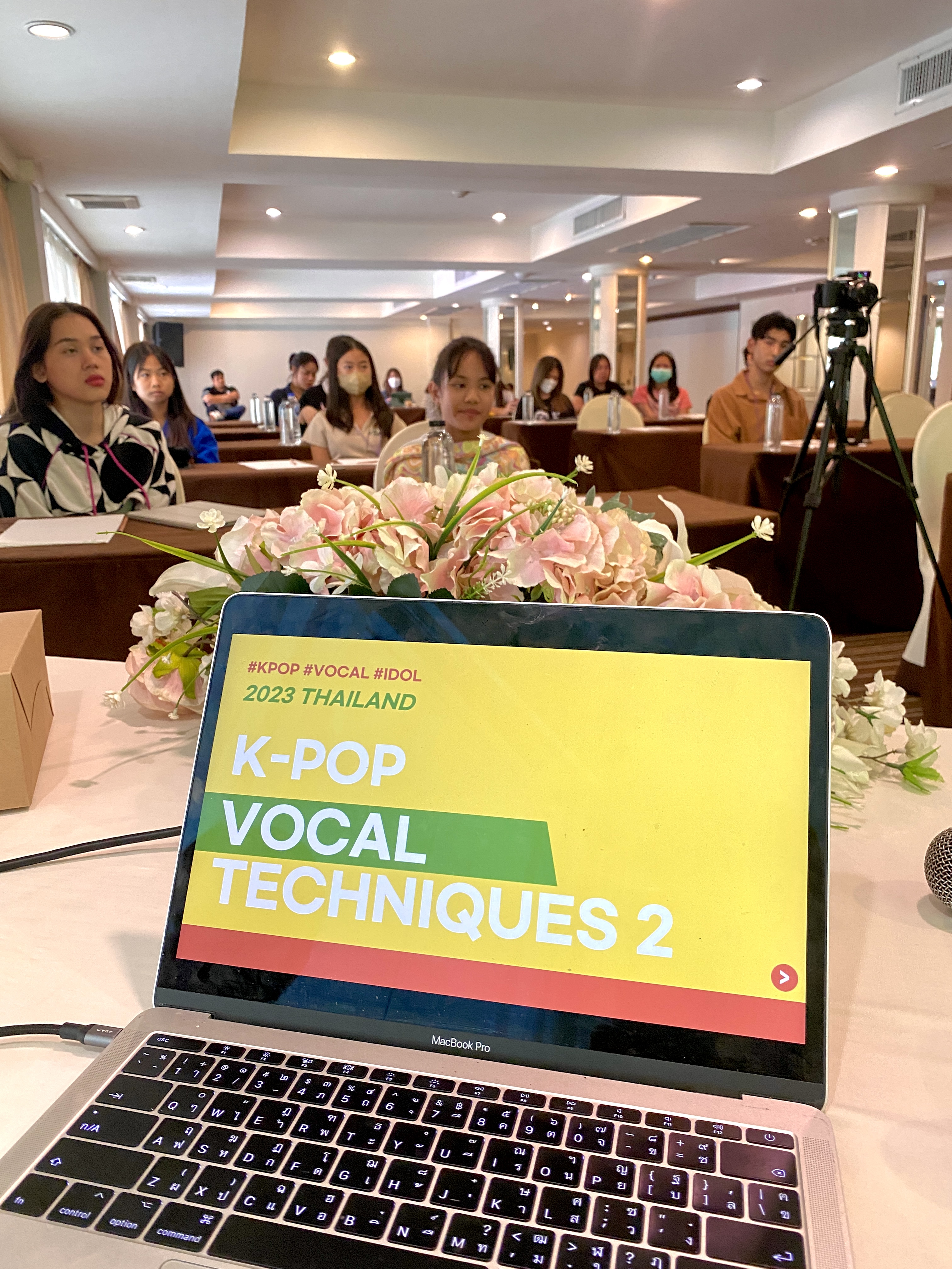레이보컬스튜디오 보컬코치 레이 태국 방콕 K-POP 보컬 워크샵 벨팅 및 보컬 테크닉 강의