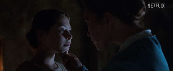 애나를관찰하는간호사