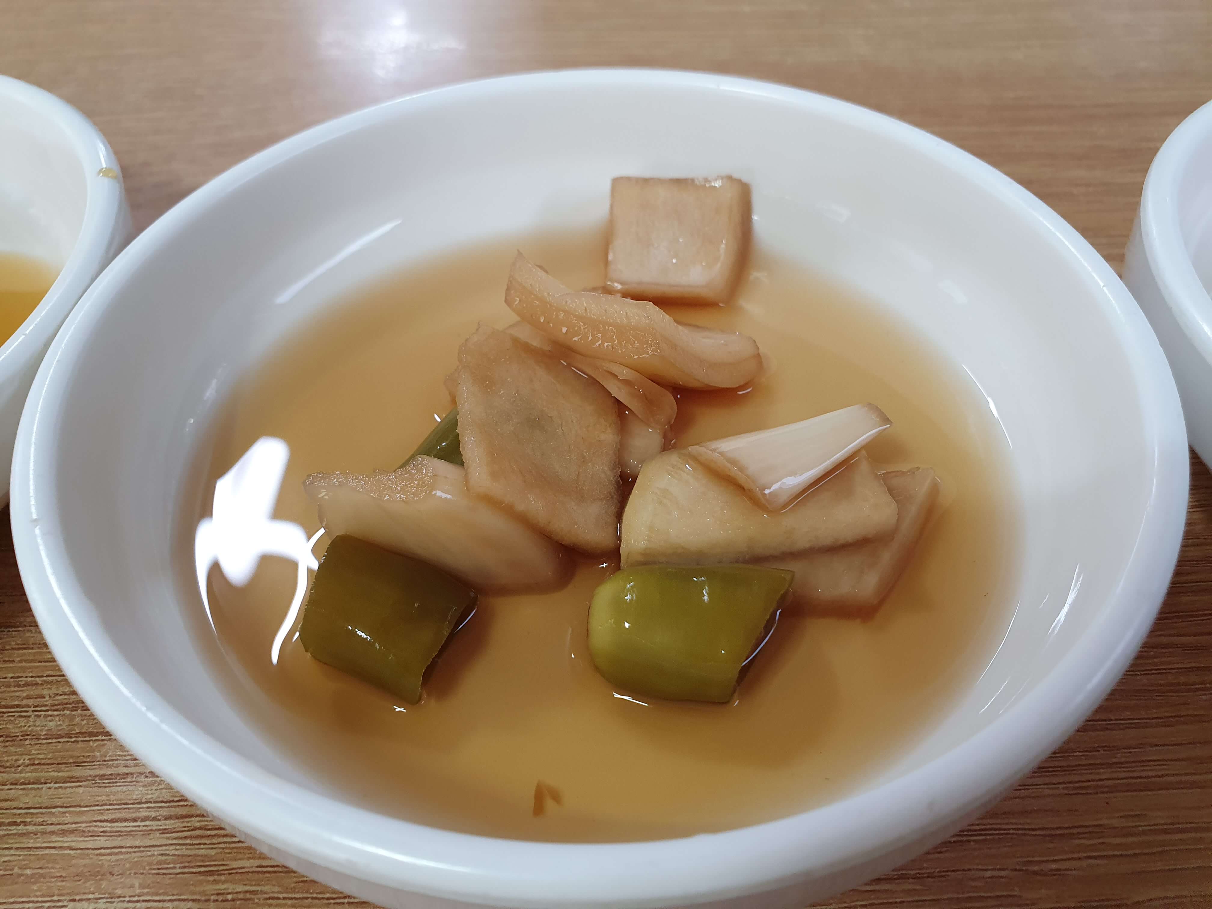 중동(해운대 달맞이고개) 해운대기와집대구탕 양파장아찌