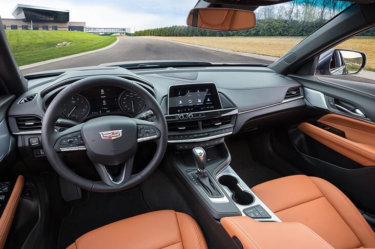 캐딜락 CT4 실내