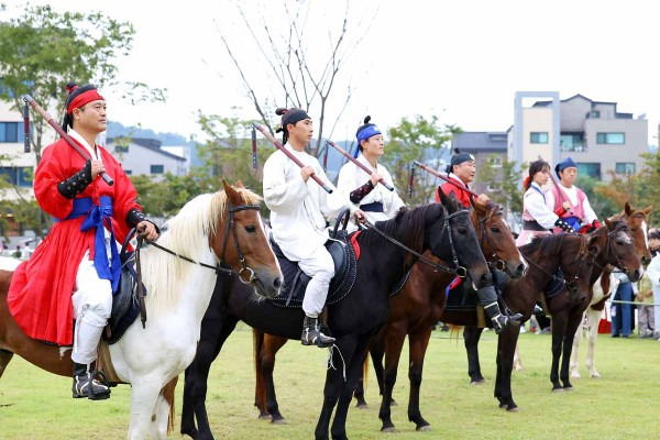 &amp;quot;화성시 정조효문화제 능행차 재현 - 2025년 9월 꼭 가봐야 할 역사문화축제&amp;quot;