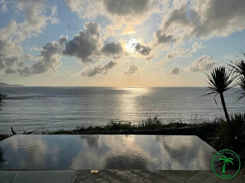 미아 리조트 클리프 빌라 인피니티 풀 일몰