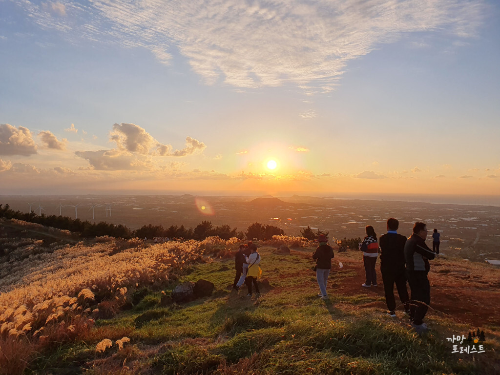 제주 금오름 일몰