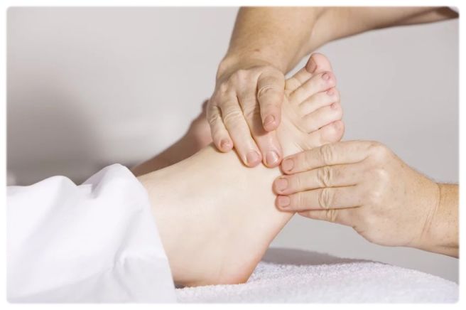 발등이 아픈 이유