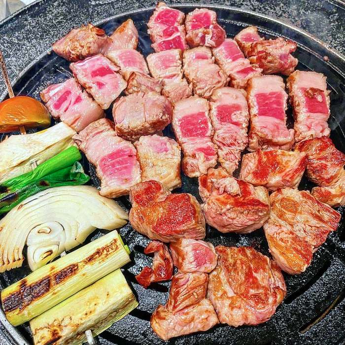 생방송투데이 서대문 연희동 삼천 번의 수제 칼집 삼겹살 맛집