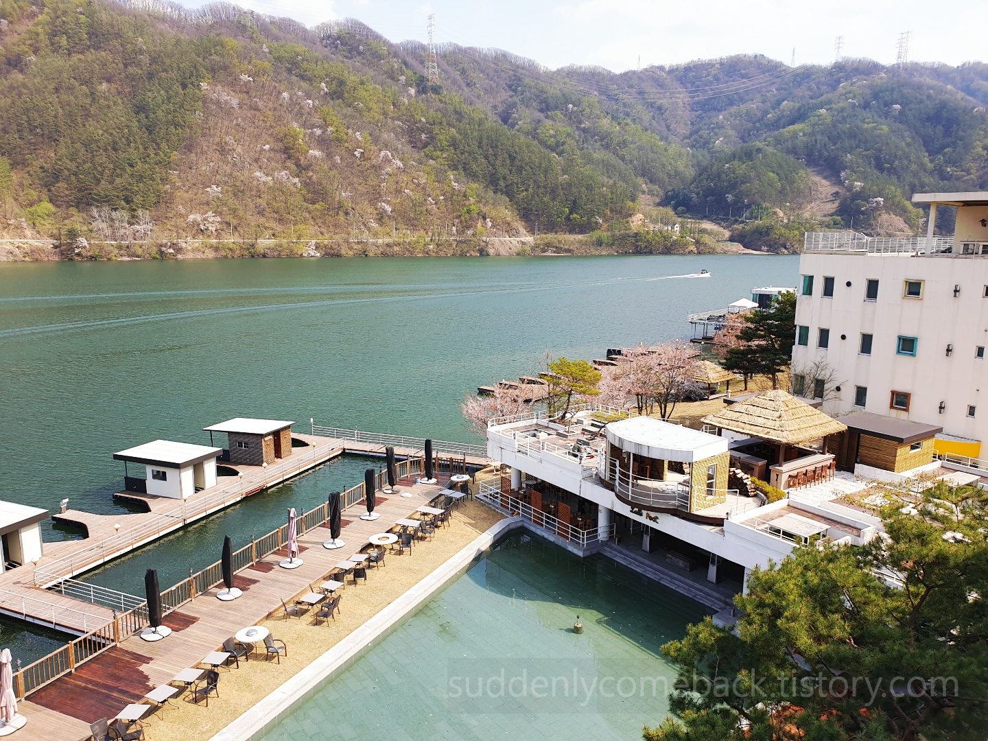 클럽인너-테라스-자연-풍경 