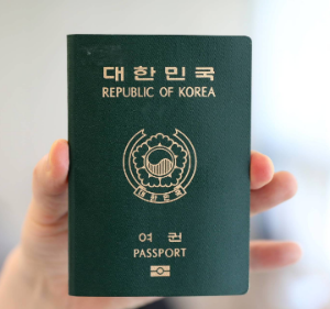 해외여행 필수 준비물 전자 기기 위생 용품 의약품