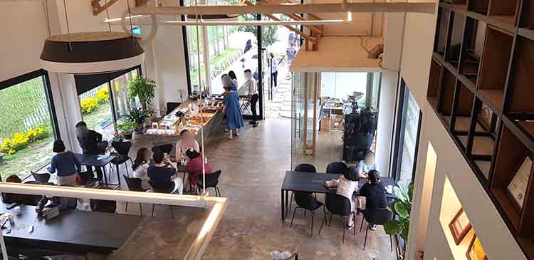 구성 커피 로스터스 실내