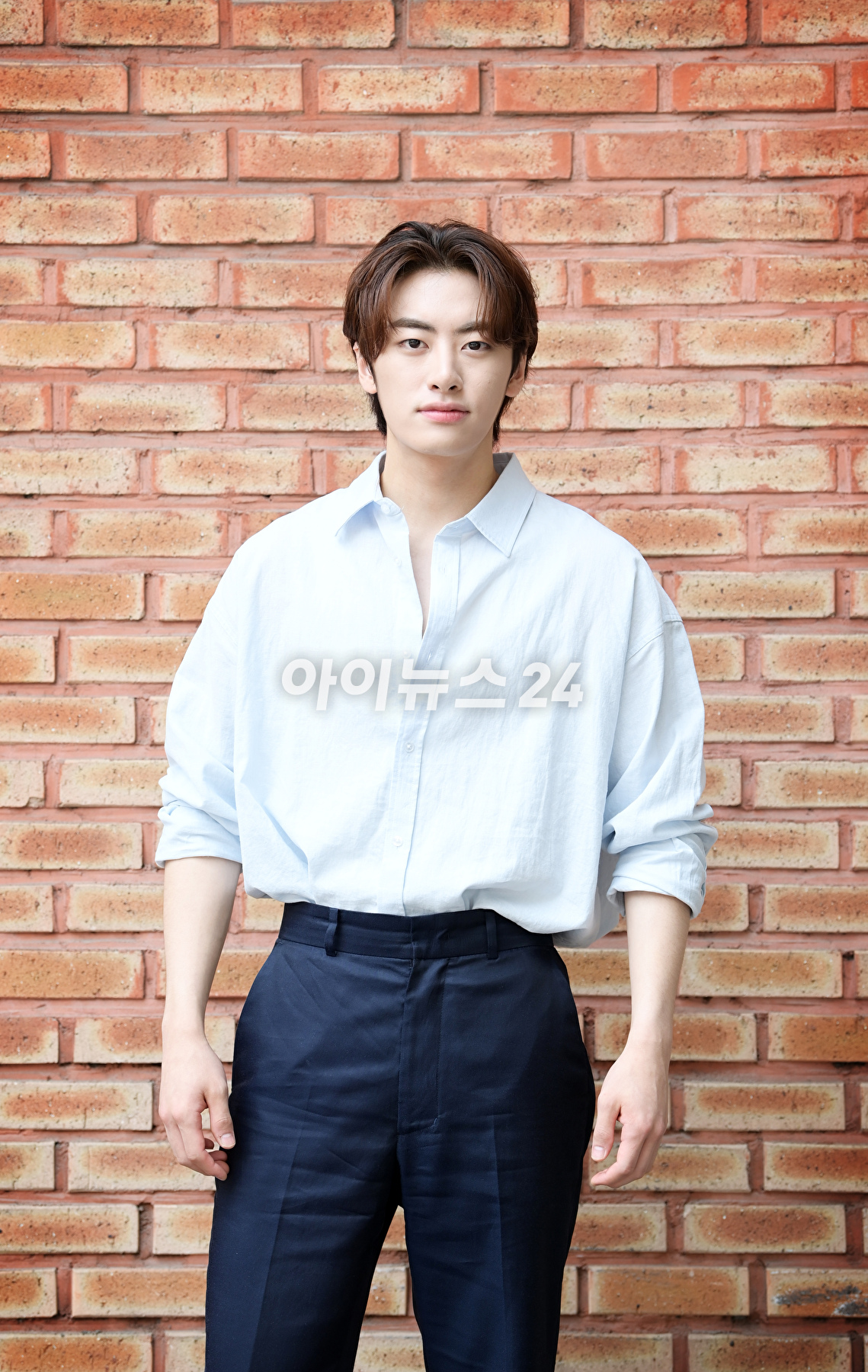 최근 종영한 KBS 2TV 월화드라마 '어쩌다 마주친, 그대'에서 꿈 많은 음악소년 '백희섭' 역을 맡아 열연한 배우 이원정이 28일 서울 마포구 상수동 인근에서 진행된 조이뉴스24와의 인터뷰에 앞서 포즈를 취하고 있다. [사진=정소희 기자]