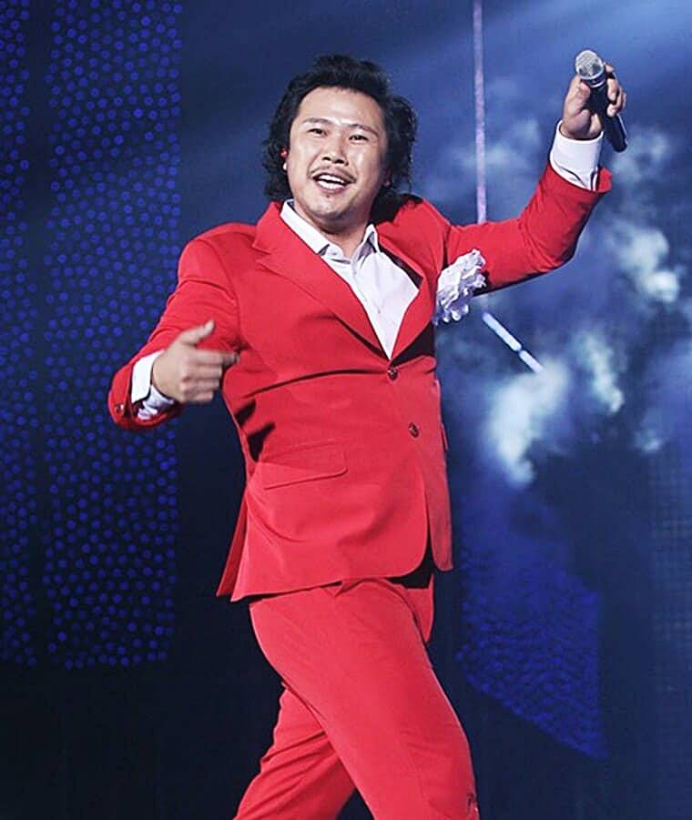 가수-육중완