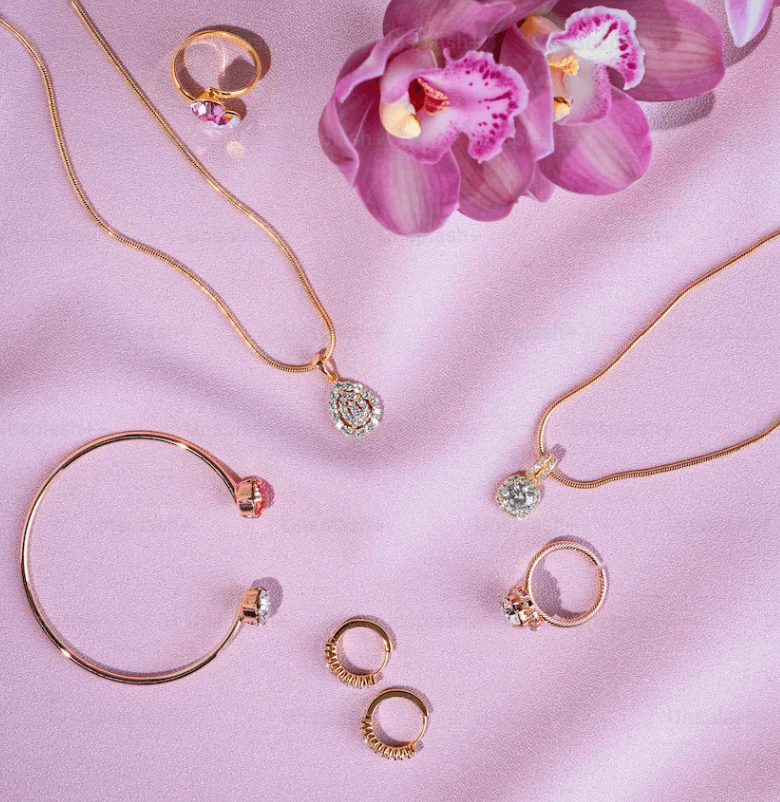 생일 선물로 인기 있는 목걸이 스타일 5가지