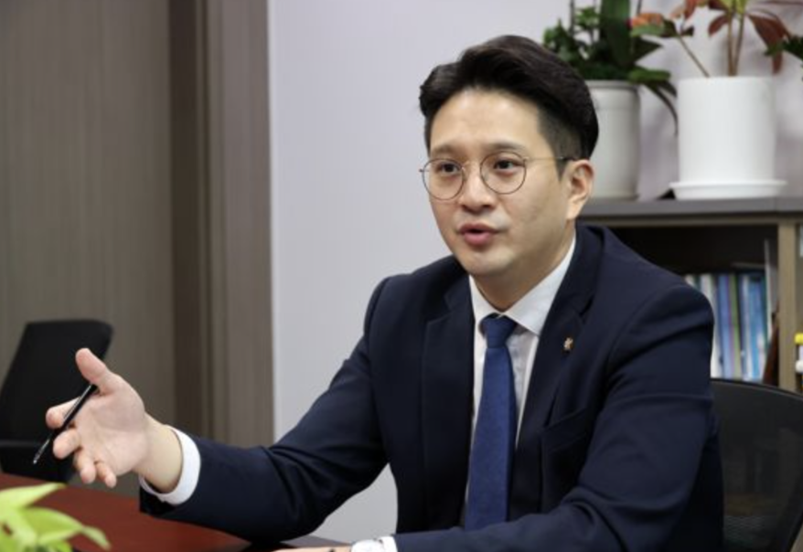 전용기 국회의원 프로필