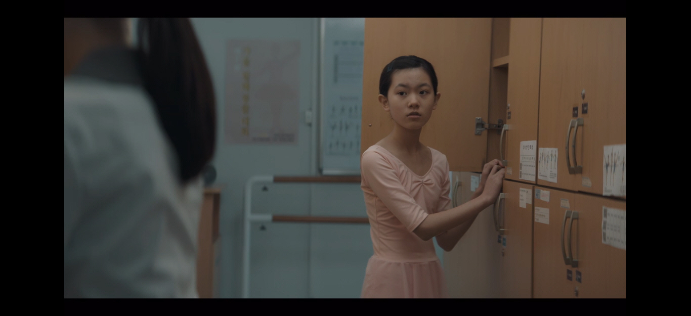 안나(ANNA)1회 줄거리 내용 쿠팡 플레이 1화 결말 리뷰 후기 스포/배수지 이유미 이안나 최소율 김수인 /이현주 정은채 한지원 박예영/홍주 김정영 이상호 최용진/강재호 허형규