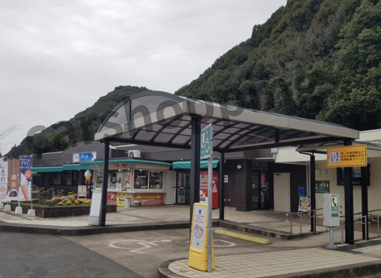 고속도로 휴게소 화물차