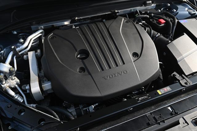 볼보 V60 크로스컨트리 얼티메이트