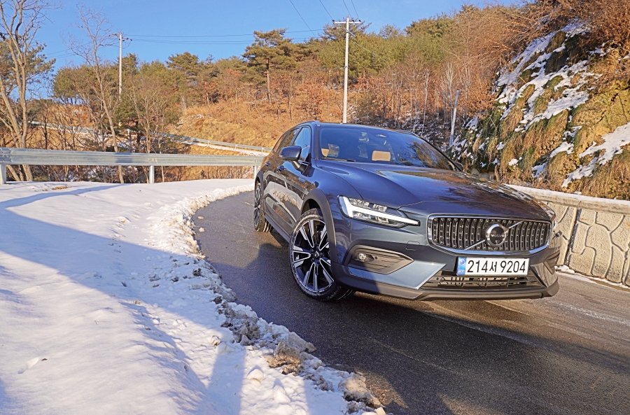볼보 V60 크로스컨트리