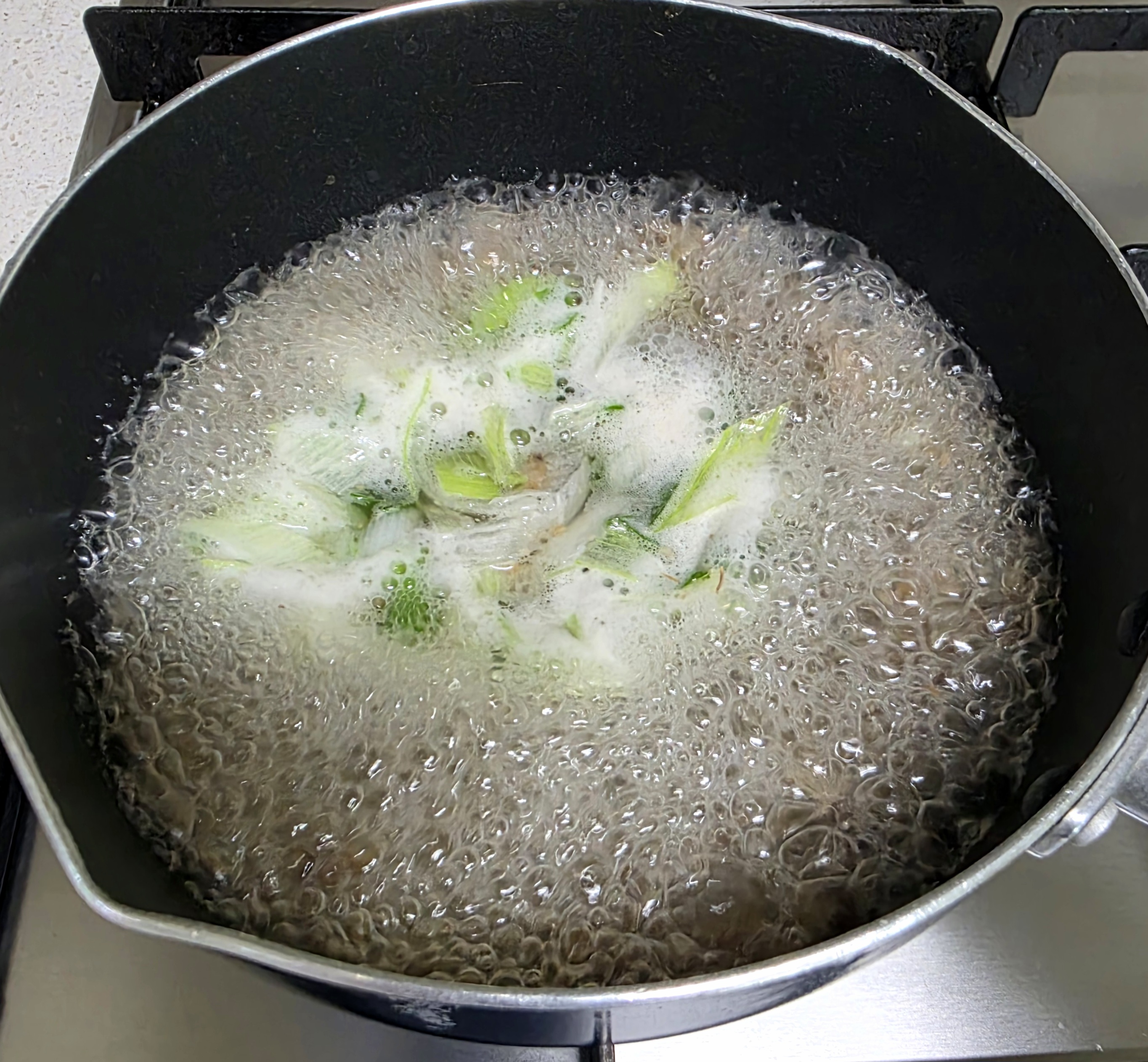 보글보글-끓여요.