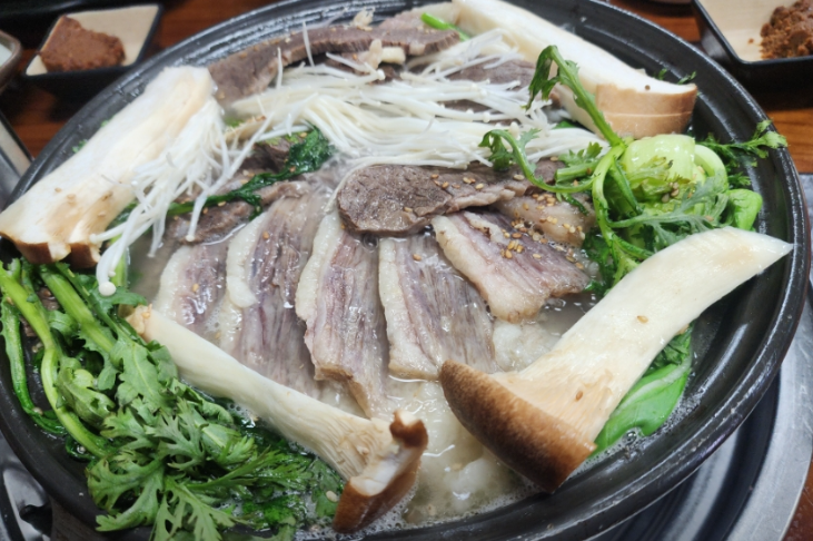 평택 곰탕 맛집 ‘왕골남서문장작불곰탕’ 메뉴·가격 총정리 (생생정보 2502회)