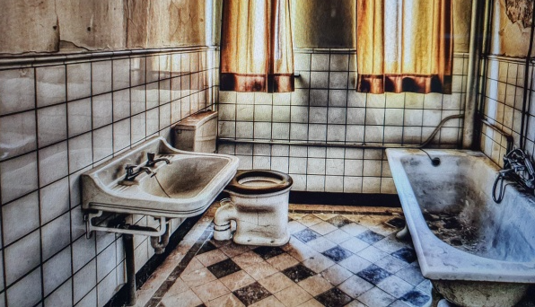 지저분하게-오염된-욕실