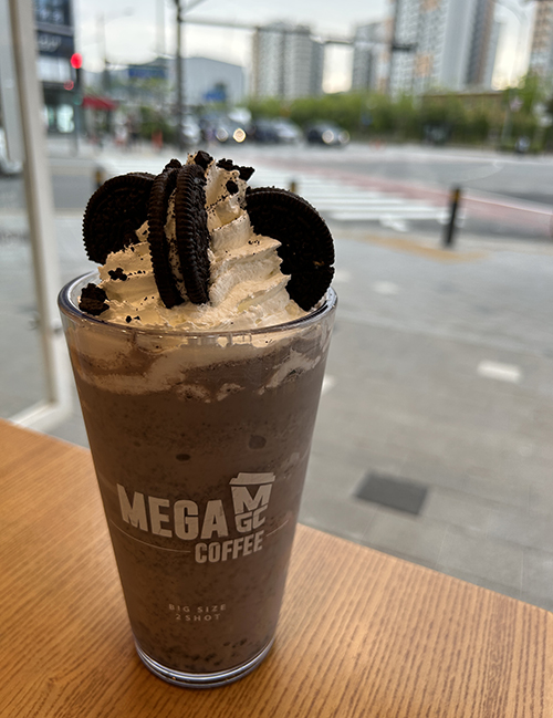 항동-메가커피-쿠키프라페2