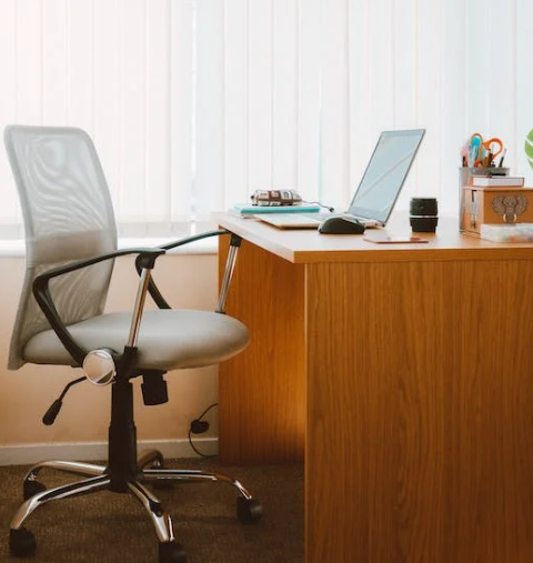 바른자세로 앉는 컴퓨터 의자 추천