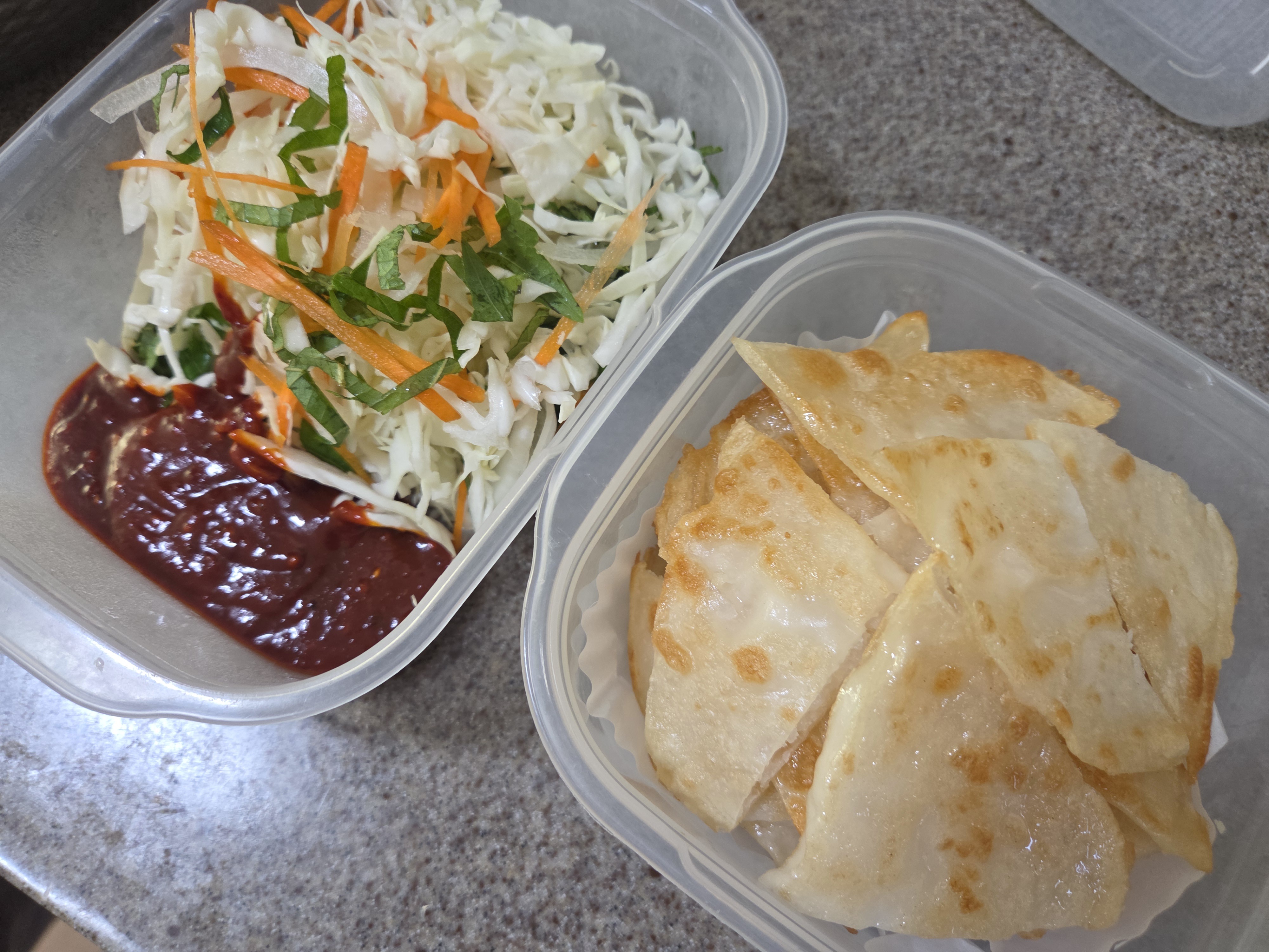 비빔만두