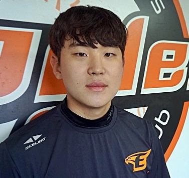 정은원 프로필 나이 고향 학력 연봉 야구선수 경력 인스타