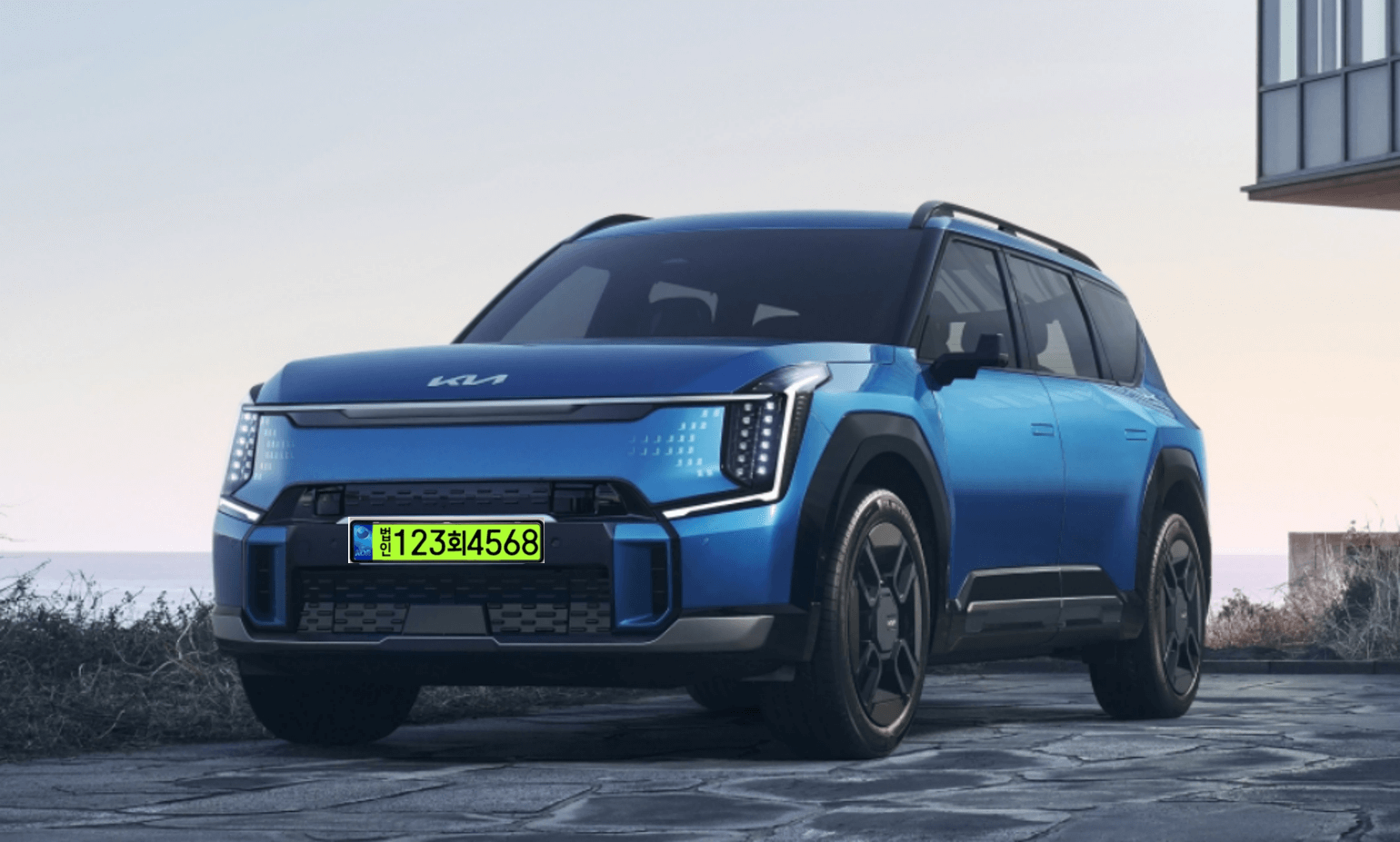 연두색 번호판을 단 기아 suv