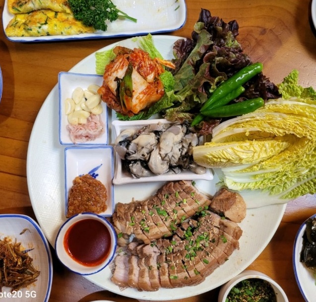 백반기행-통영-굴보쌈-향토집