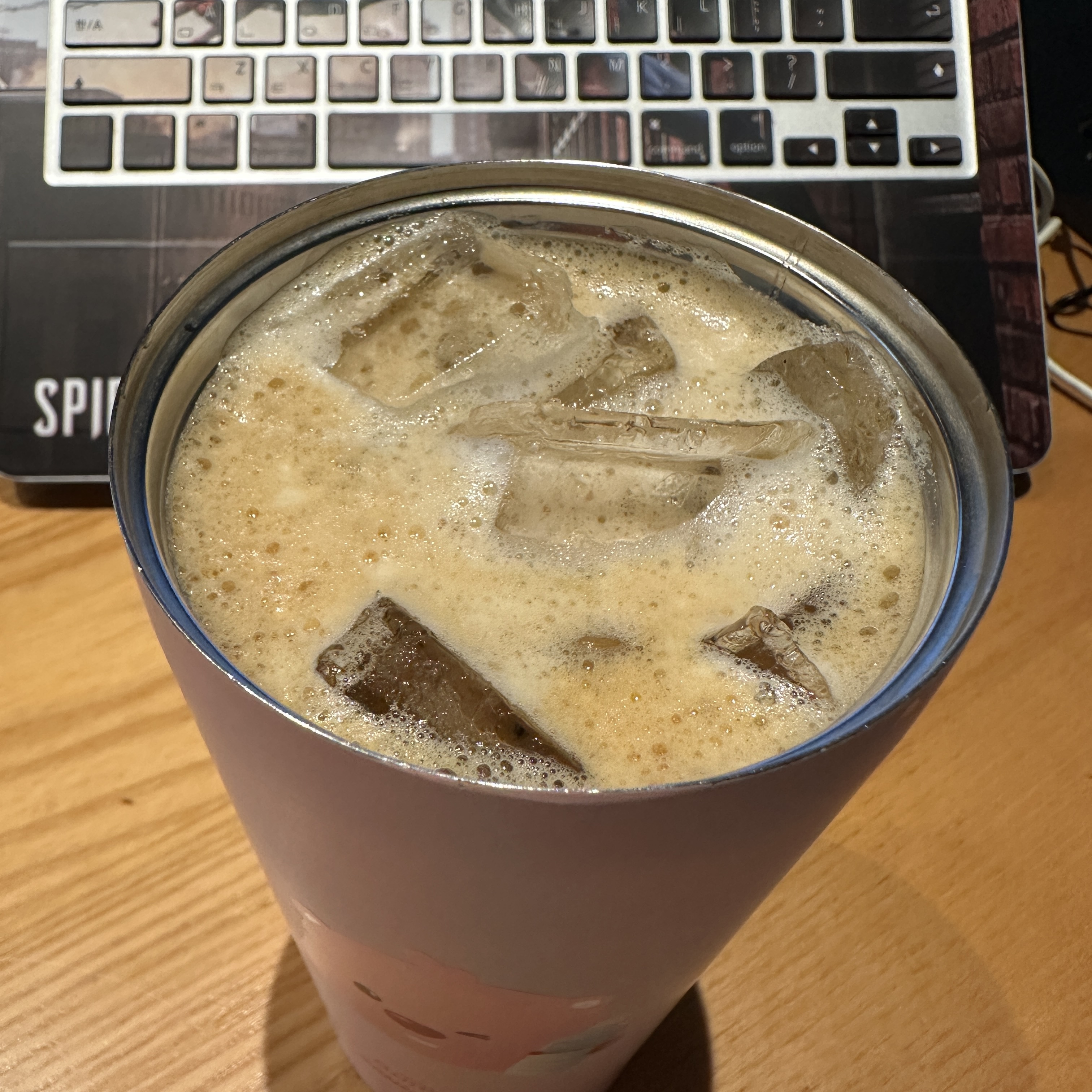 헤이즐넛오트아이스쉐이큰에스프레소