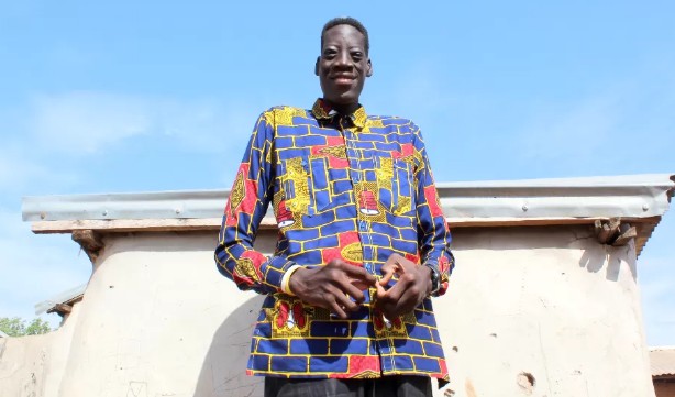 가나의 거인 - 세계에서 가장 키가 큰 남자