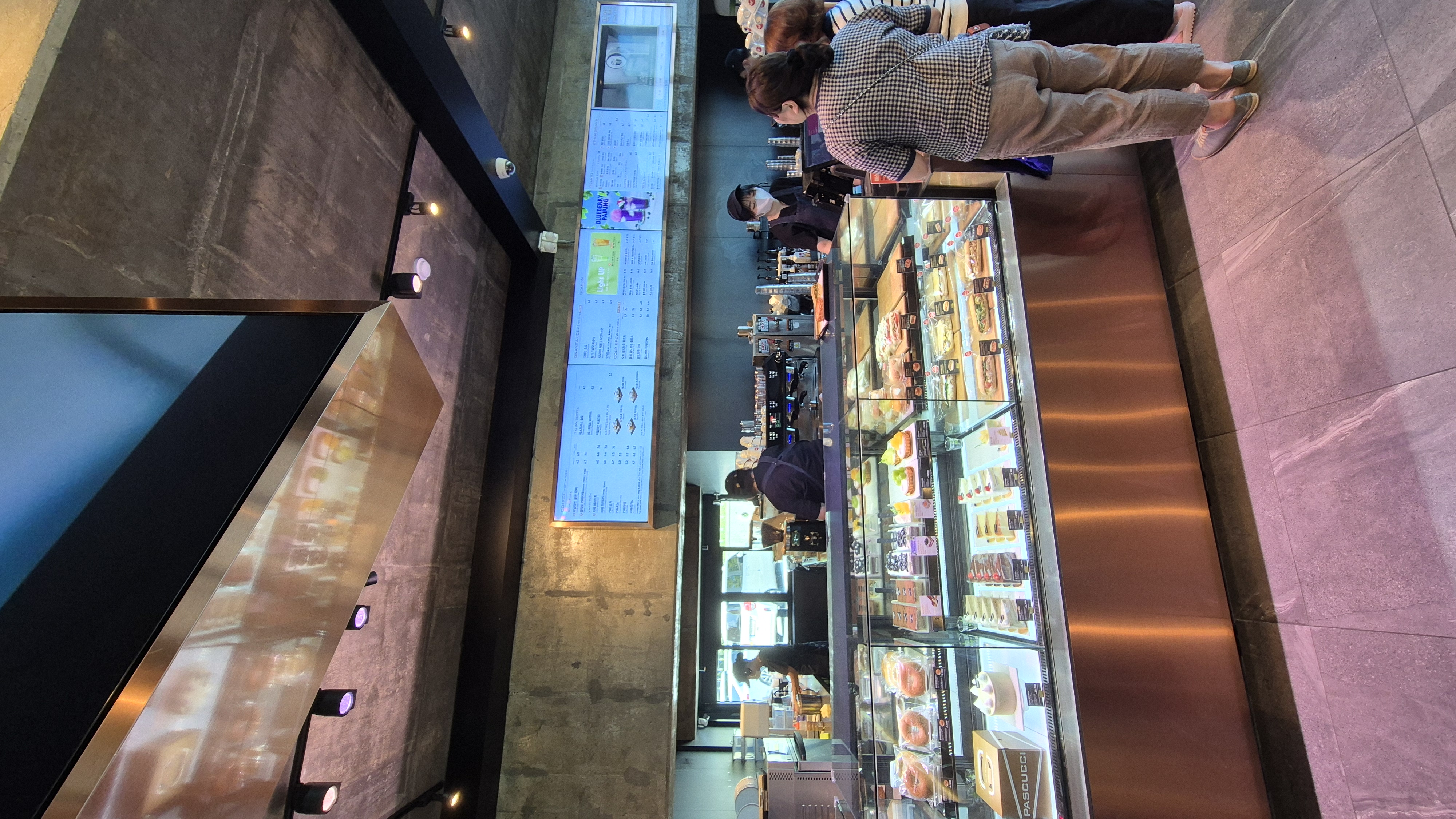 계룡 파스쿠찌1층 주문대