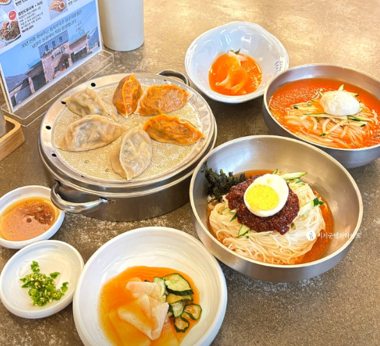 동치미국수와만두