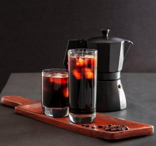 &ldquo;아이스 아메리카노가 충치 부른다고?&rdquo; 여름철 커피와 치아의 관계