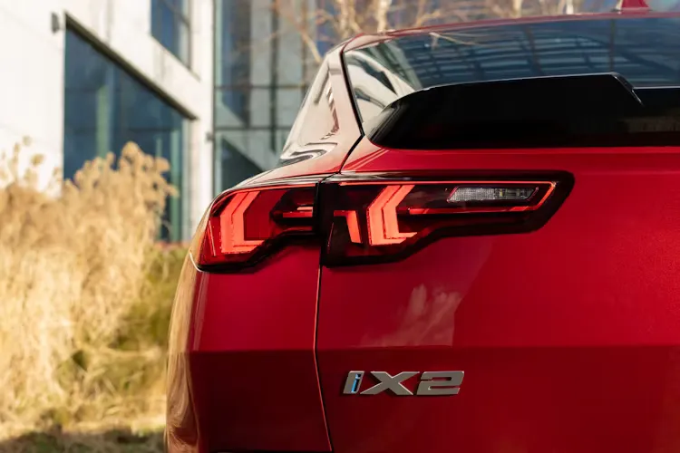 BMW iX2 eDrive20 이미지