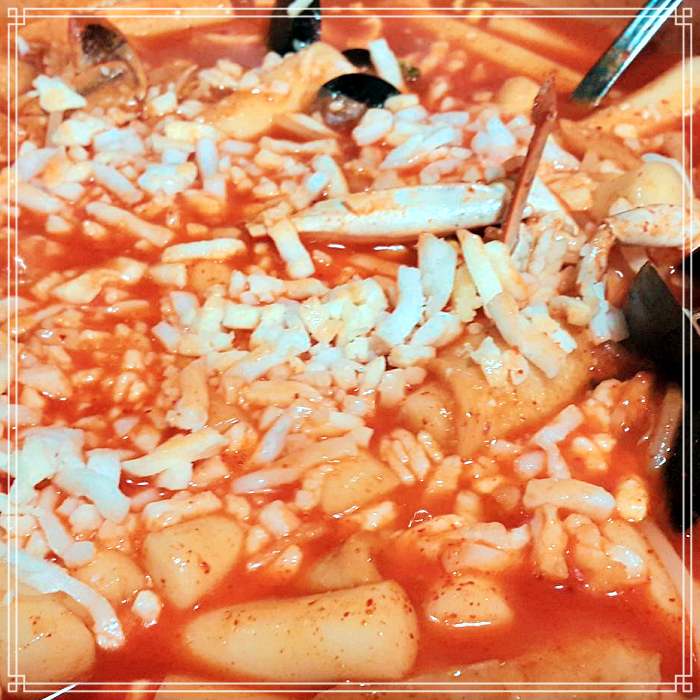 생방송 투데이 월곡, 동덕여대 13년, 행복을 선물하는 추억 쉼터, 즉석떡볶이 맛집