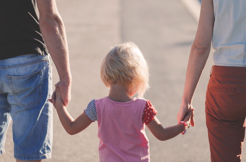 한국 과 해외 육아휴직 관련 사진