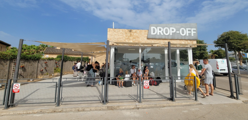 차량 반납하는 사무소