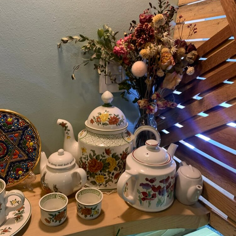 말린 꽃과 이쁜 그릇, 찻잔