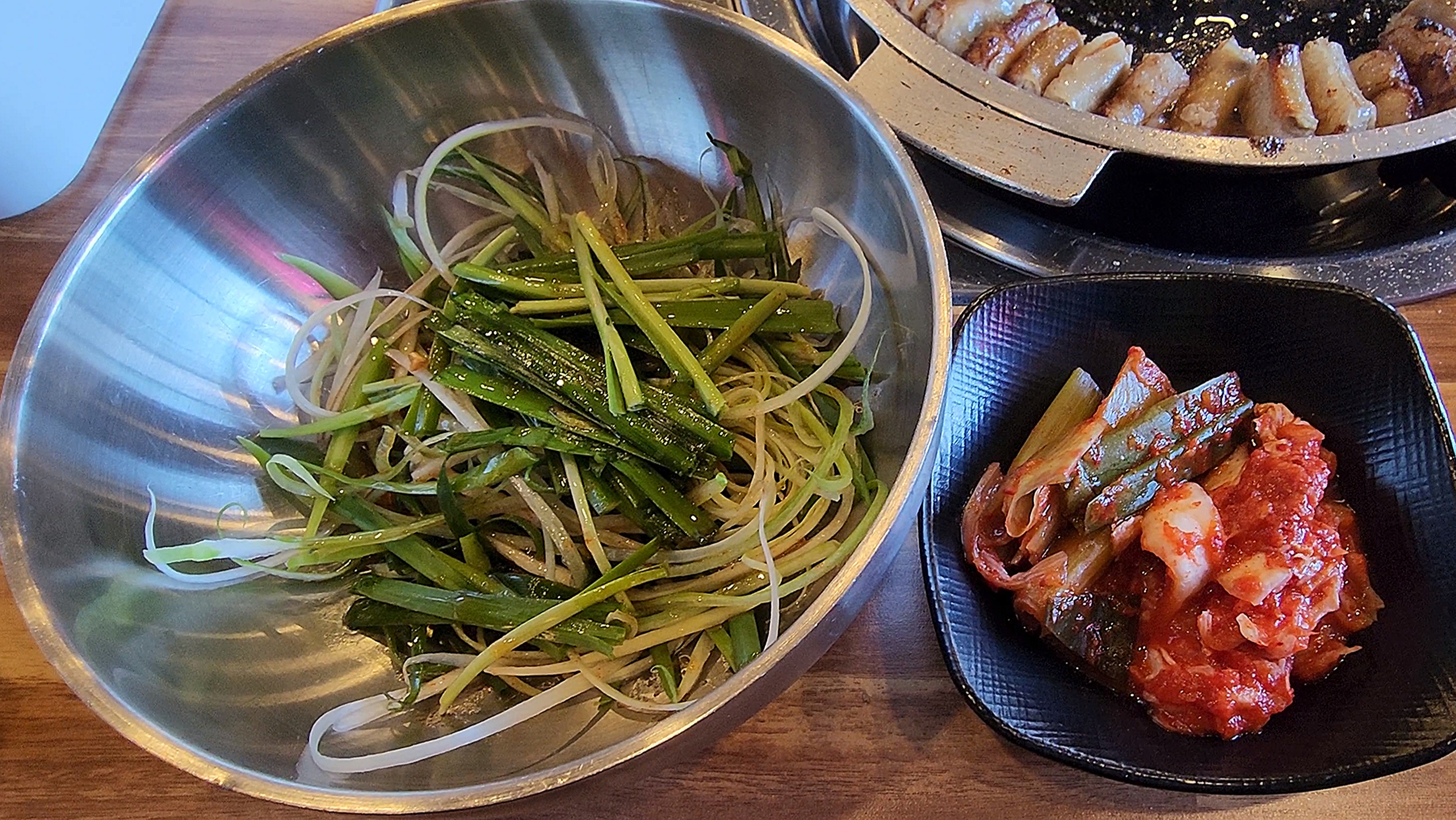 부추파채무침(참기름)-대파김치와-배추김치