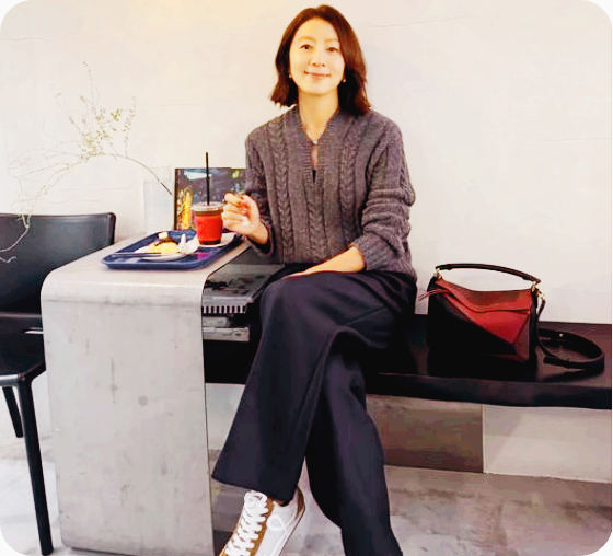 58세 김희애, 단발머리가 전한 새로운 이미지 [사진 : OSEN]