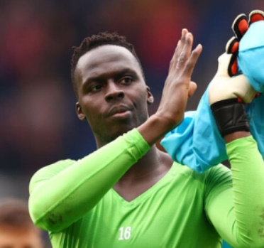 알트태그-골키퍼 멘디 선수